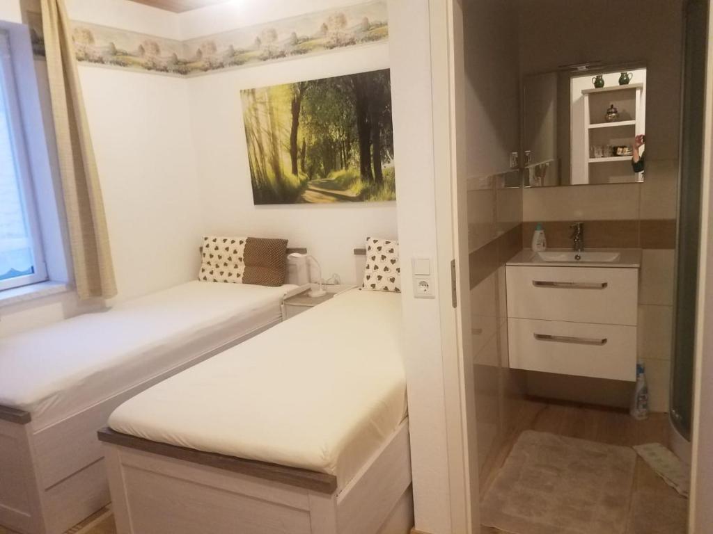 Zweibettzimmer "Nussschale"